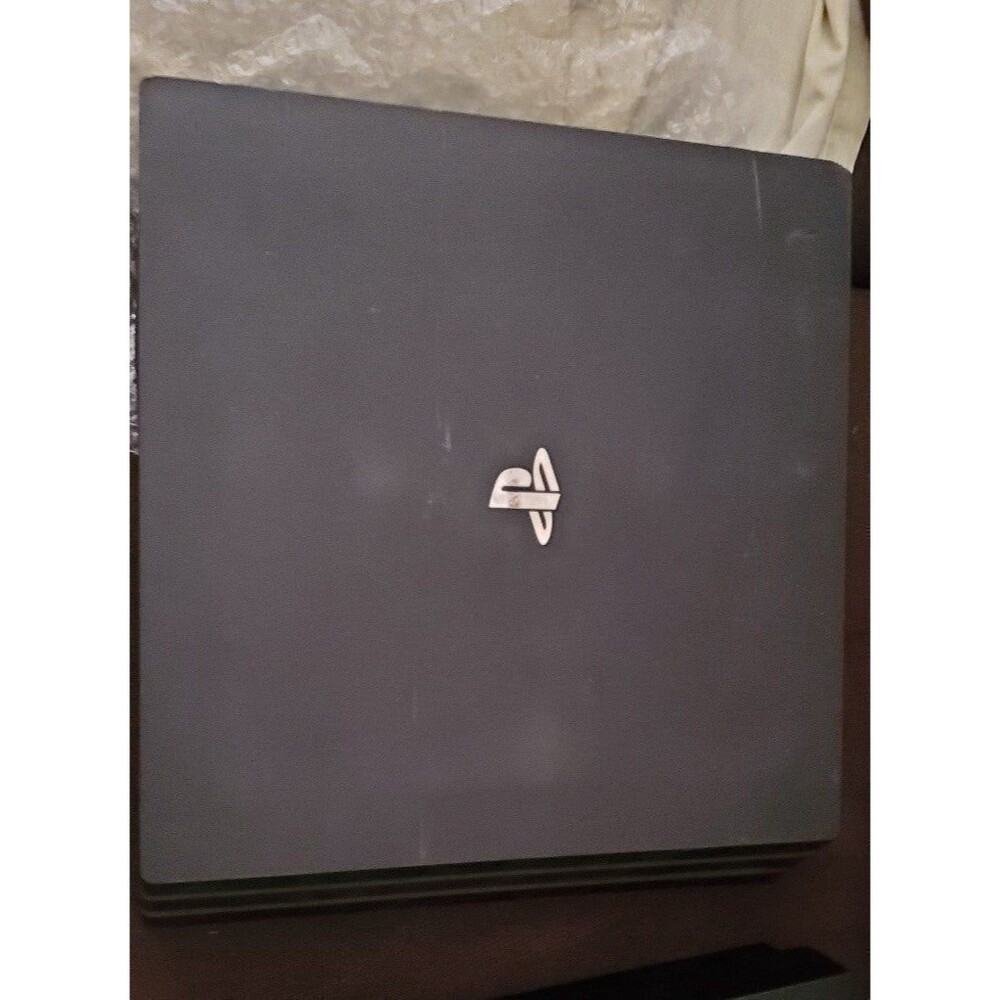 Ps4 pro - Picture 2 of 2
